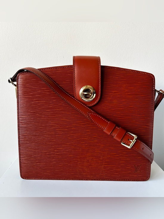 Louis Vuitton Handbags - Louis Vuitton Vintage Capucines